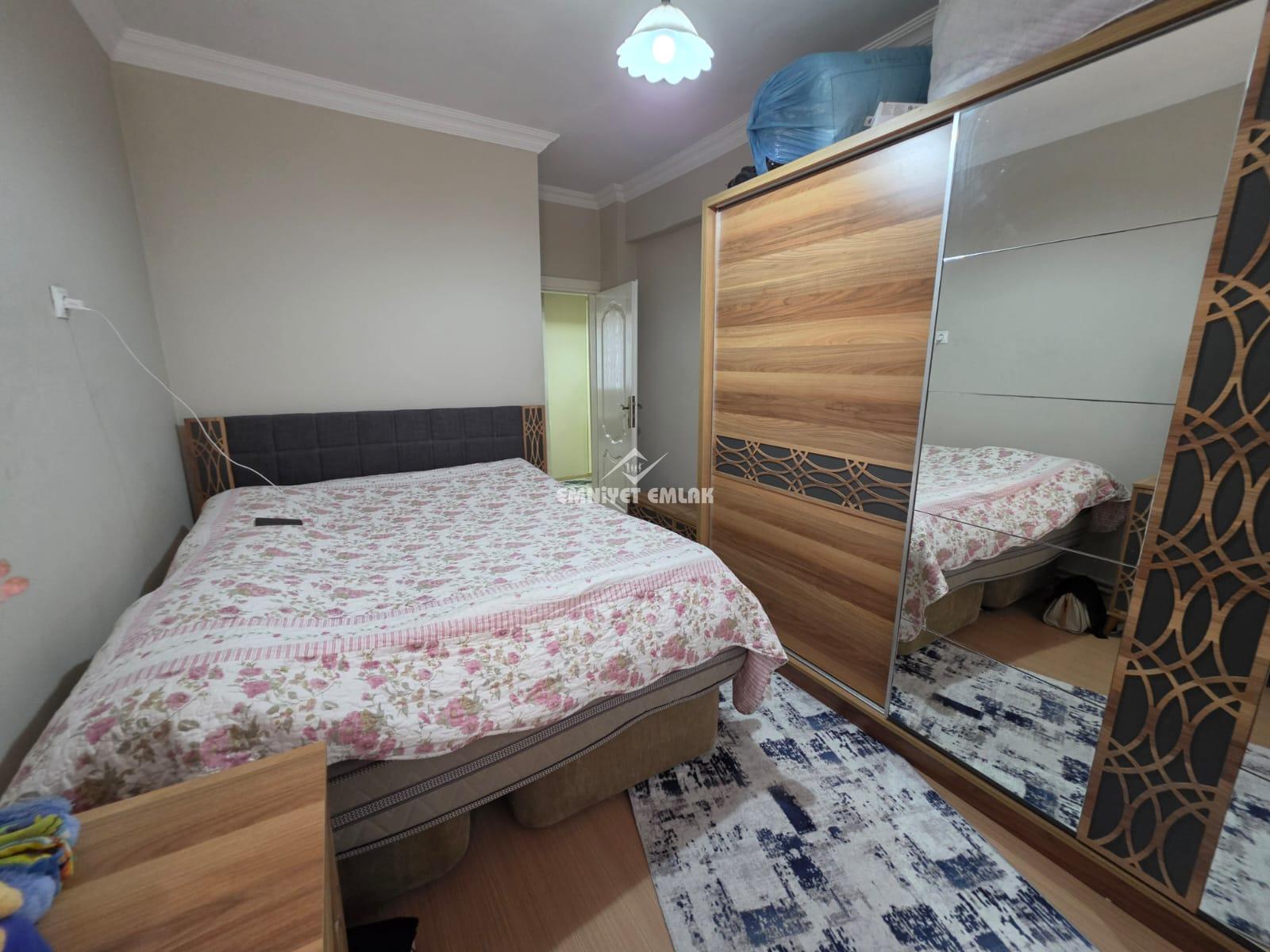 KDZ EREĞLİ KIŞLA MH. GÜZELYUVA LOJMANLARINDA 3+1 SATILIK DAİRE