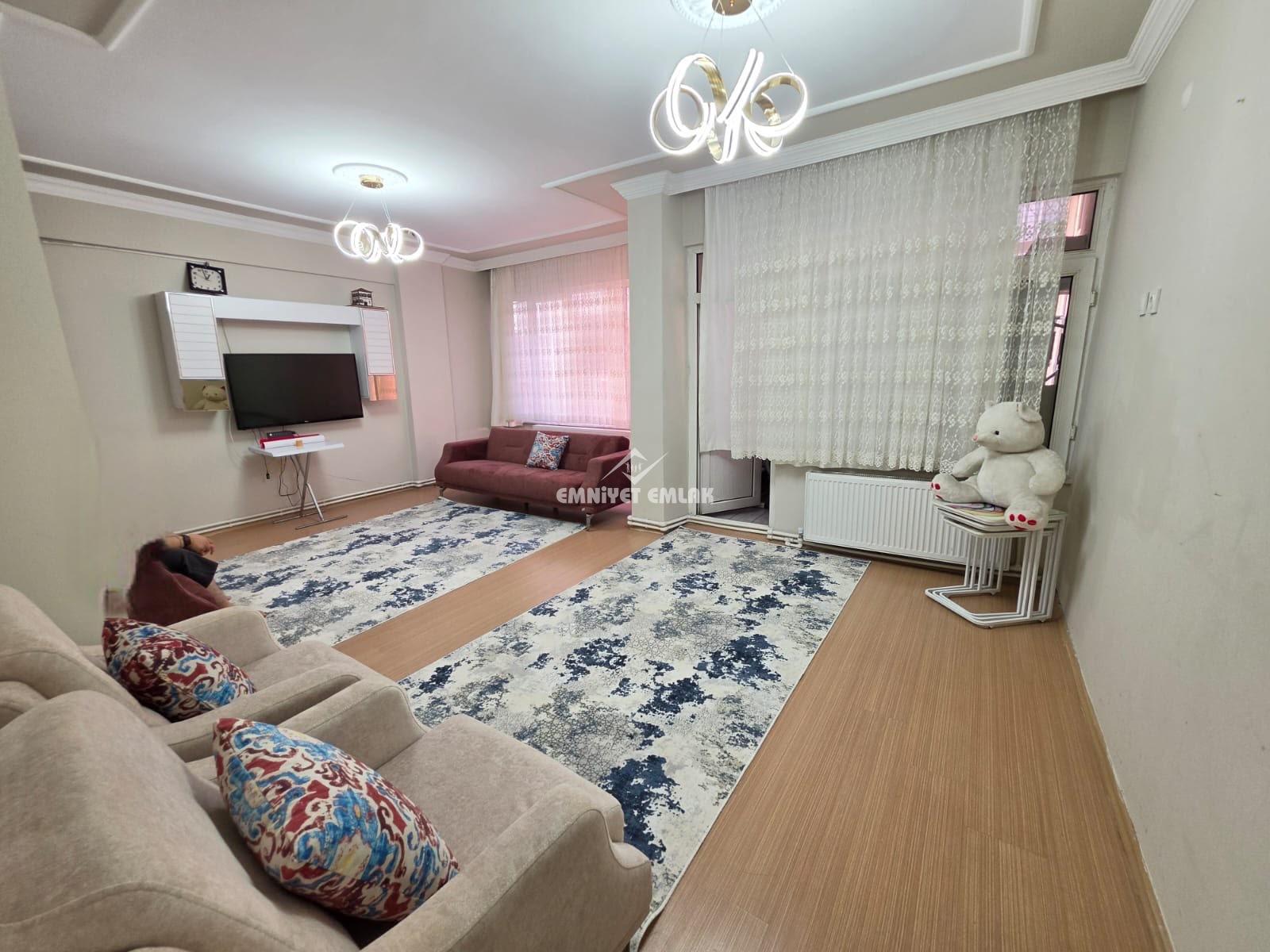 KDZ EREĞLİ KIŞLA MH. GÜZELYUVA LOJMANLARINDA 3+1 SATILIK DAİRE