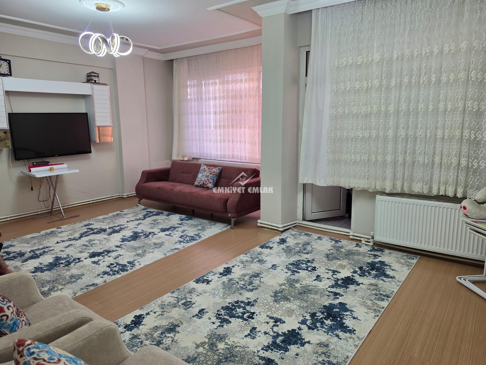 KDZ EREĞLİ KIŞLA MH. GÜZELYUVA LOJMANLARINDA 3+1 SATILIK DAİRE