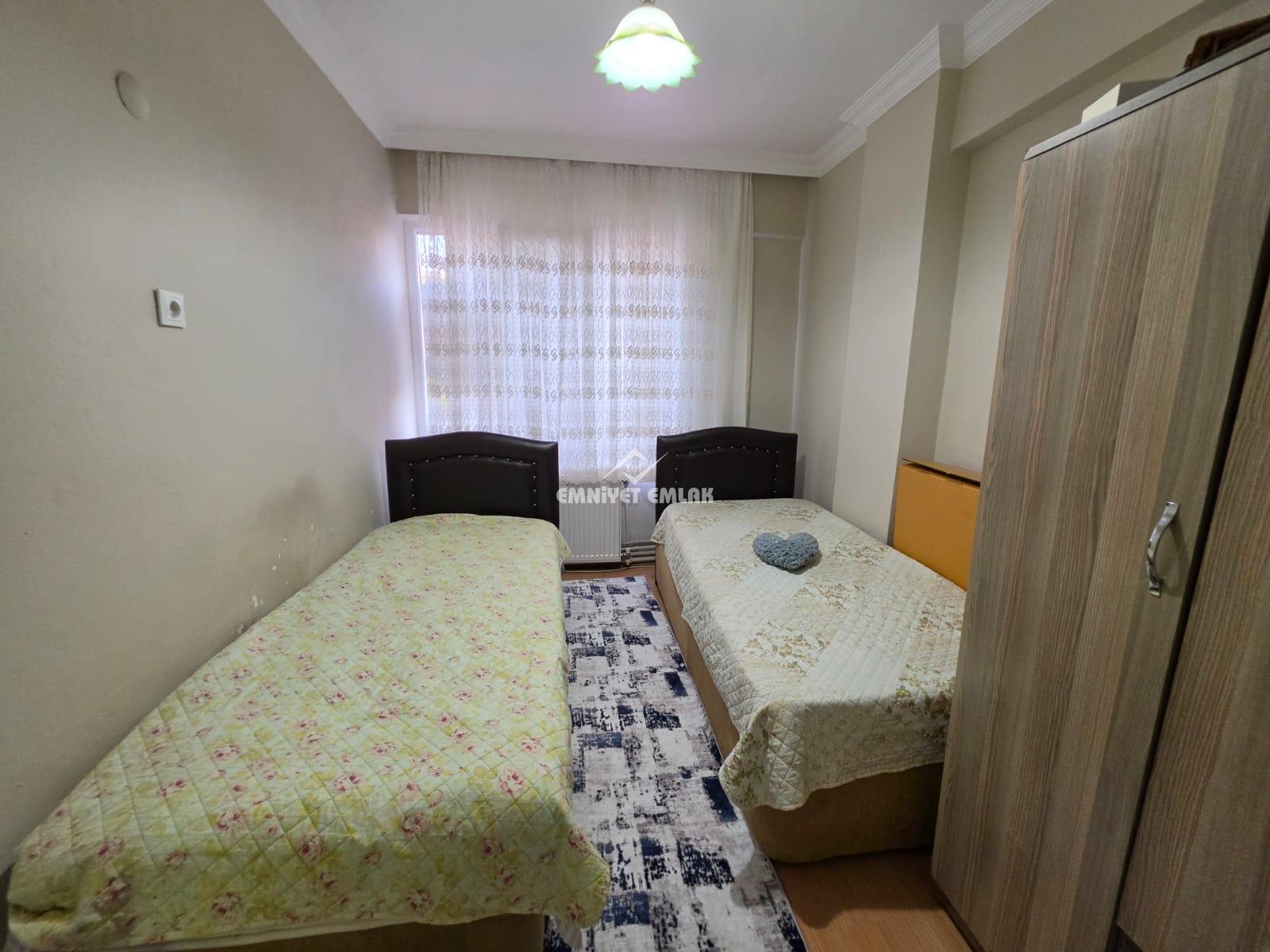 KDZ EREĞLİ KIŞLA MH. GÜZELYUVA LOJMANLARINDA 3+1 SATILIK DAİRE