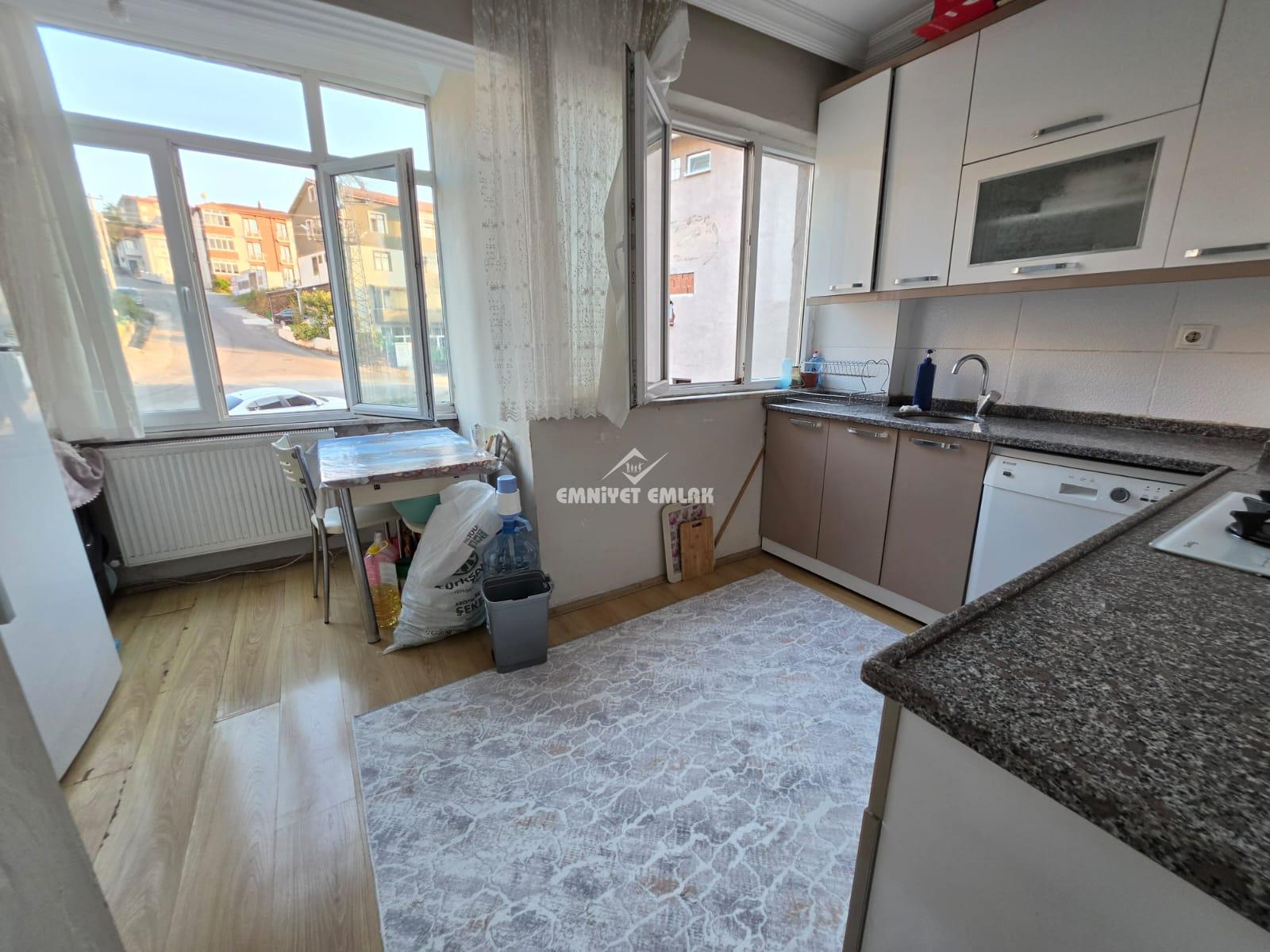 KDZ EREĞLİ KIŞLA MH. GÜZELYUVA LOJMANLARINDA 3+1 SATILIK DAİRE