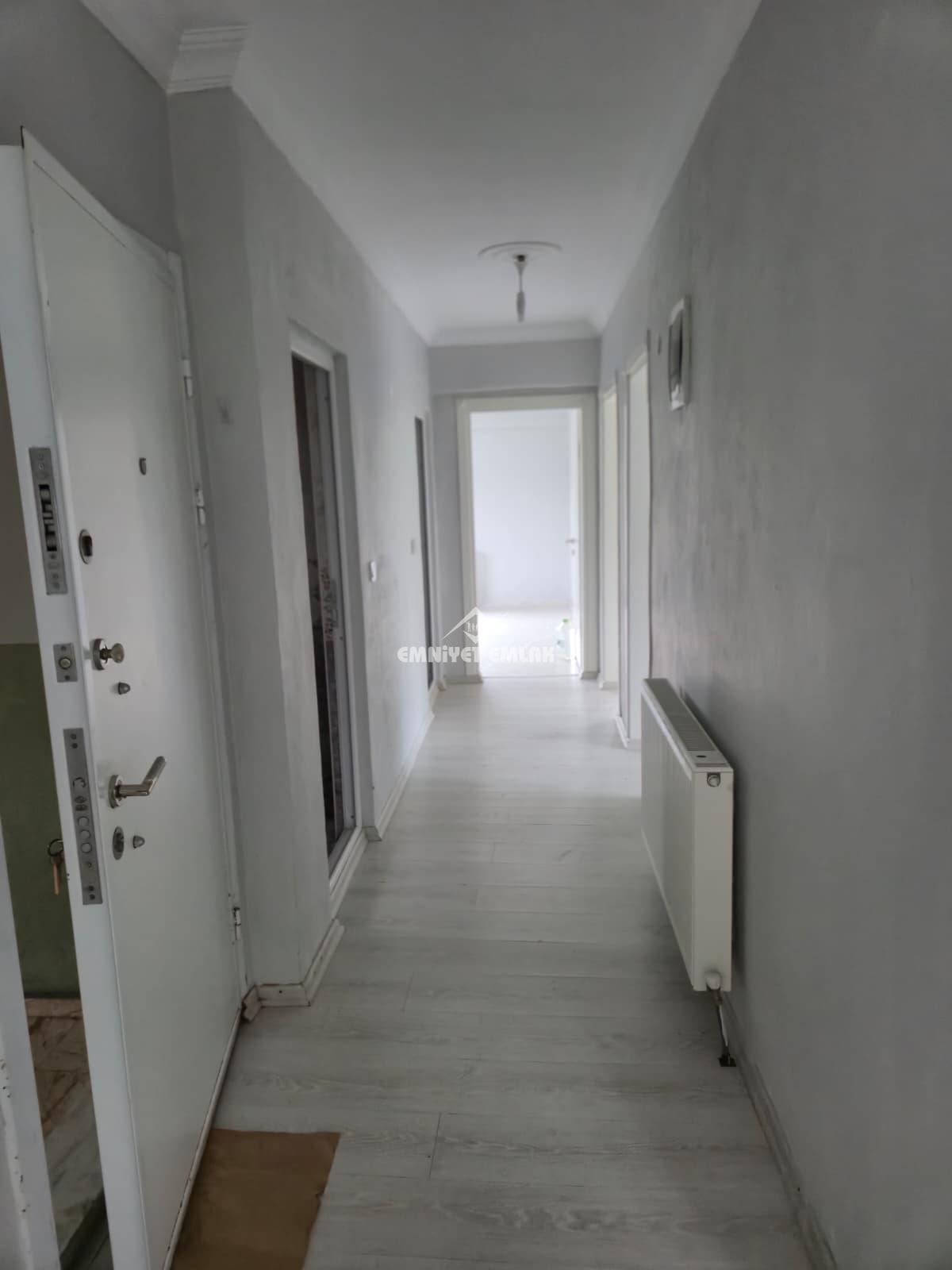 KEPEZ MAHALLESİ SOLAK YOL AYRIMINDA SATILIK BİNA