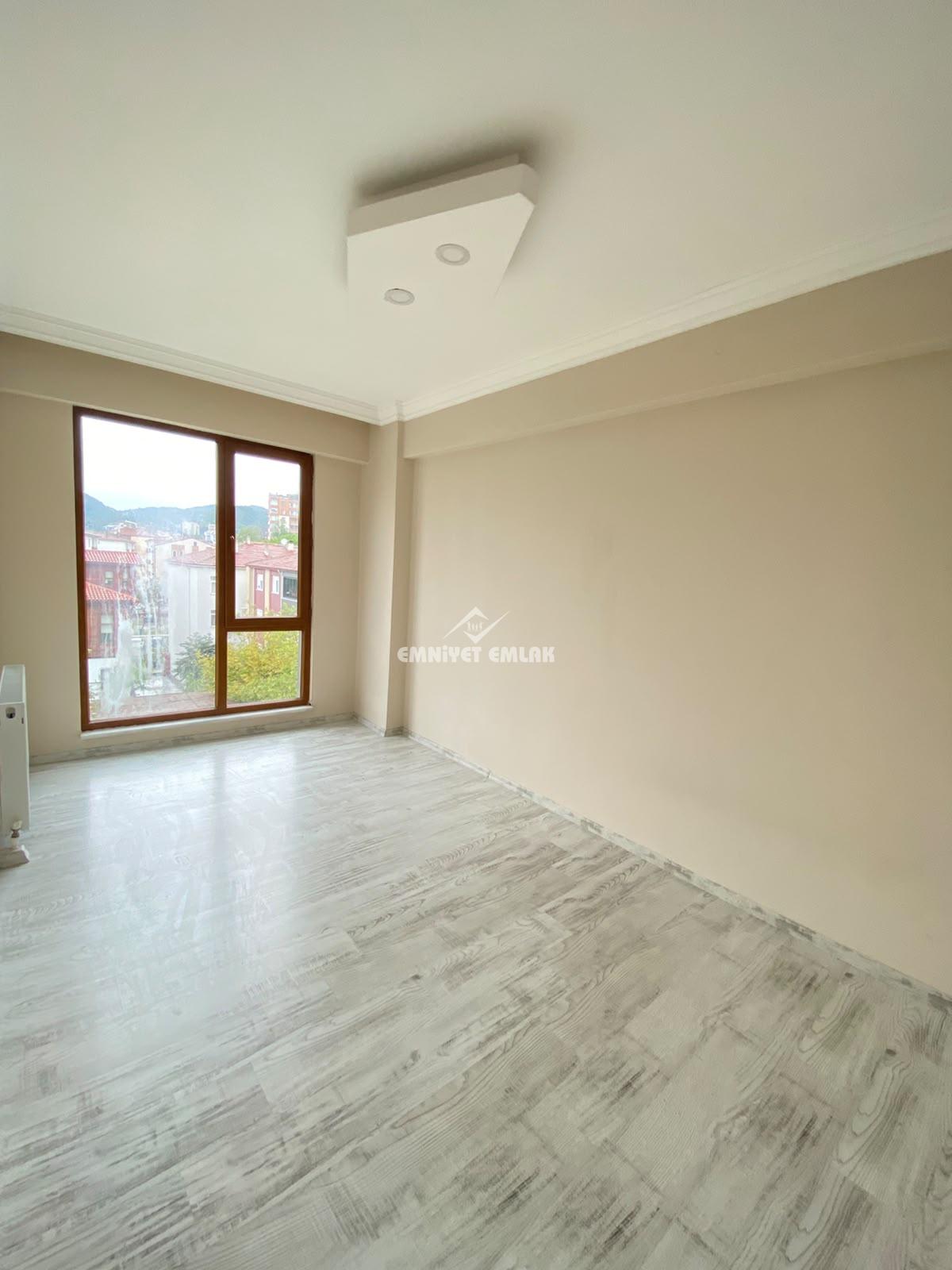 KDZ EREĞLİ SAHİLE 1 DK YÜRÜME MESAFESİNDE 3+1 EBEVEYN BANYOLU KİRALIK DAİRE