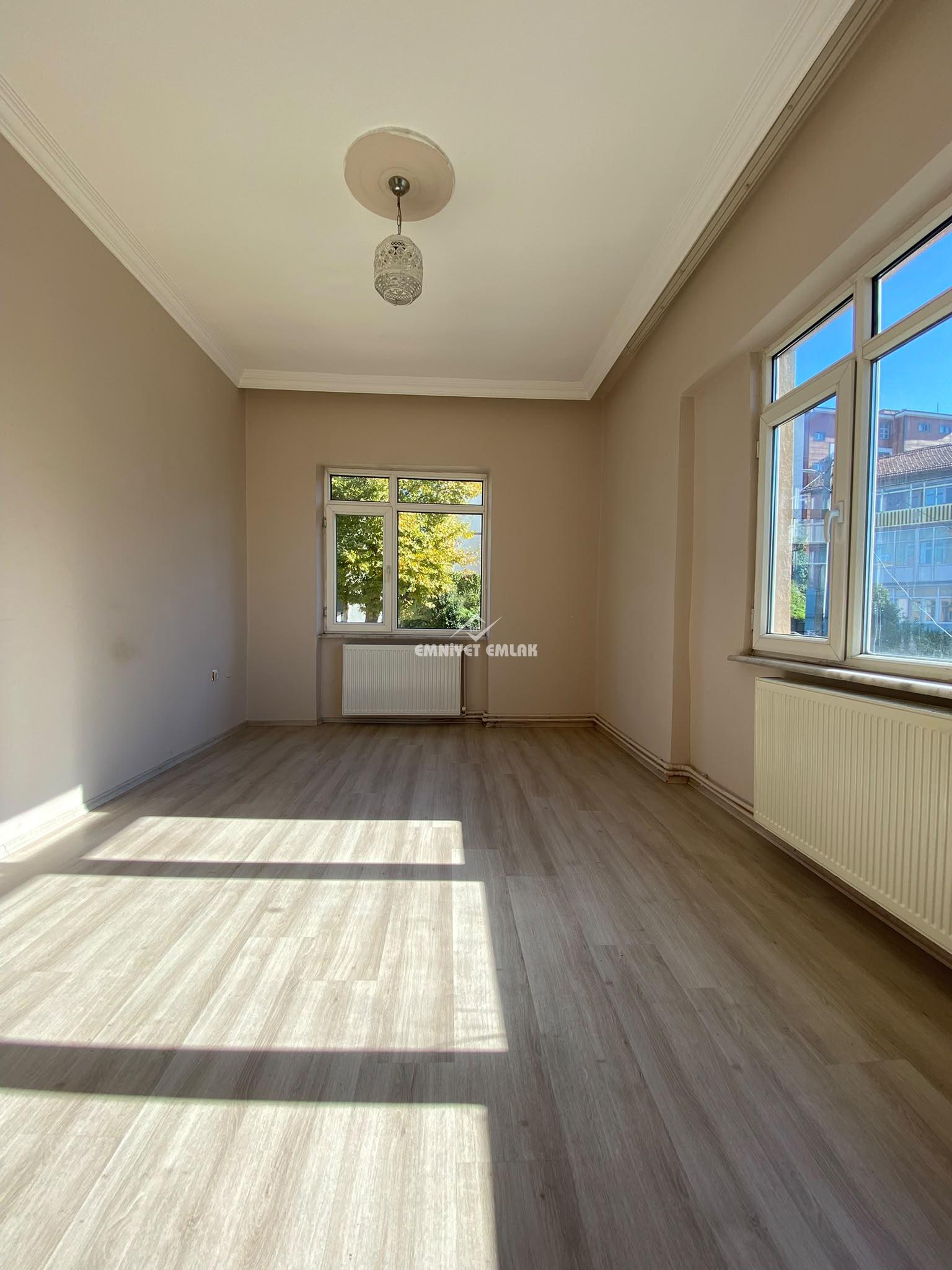 KDZ EREĞLİ NİMET İLKÖĞRETİM OKULU KARŞISI  KANDİLLİ LOJMANLARINDA 2+1 KİRALIK DAİRE