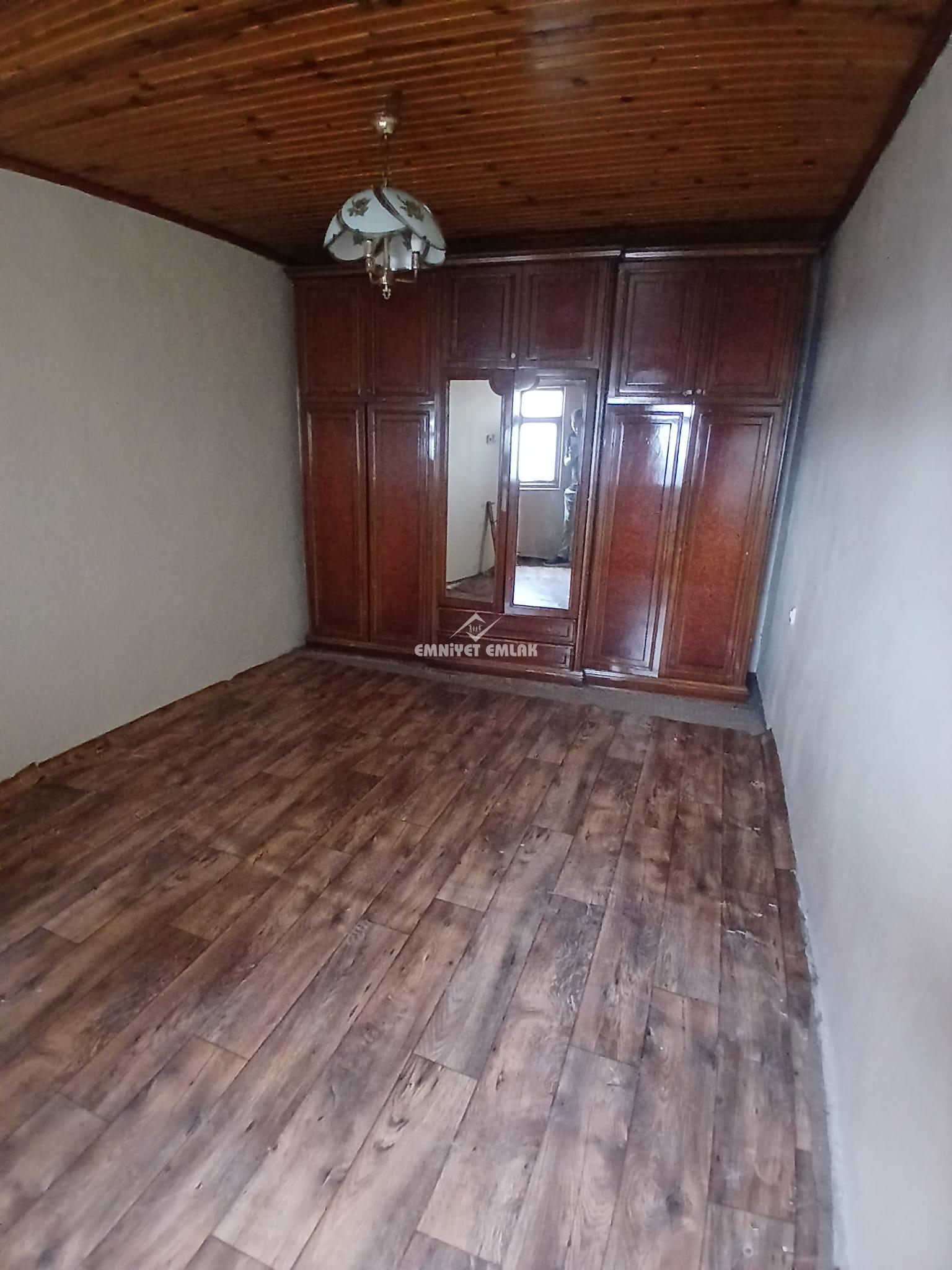 HATİP SOKAKTA KİRALIK DUBLEX DAİRE