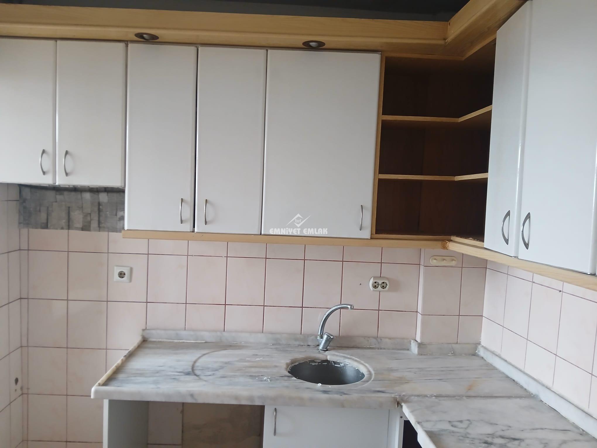 HATİP SOKAKTA KİRALIK DUBLEX DAİRE