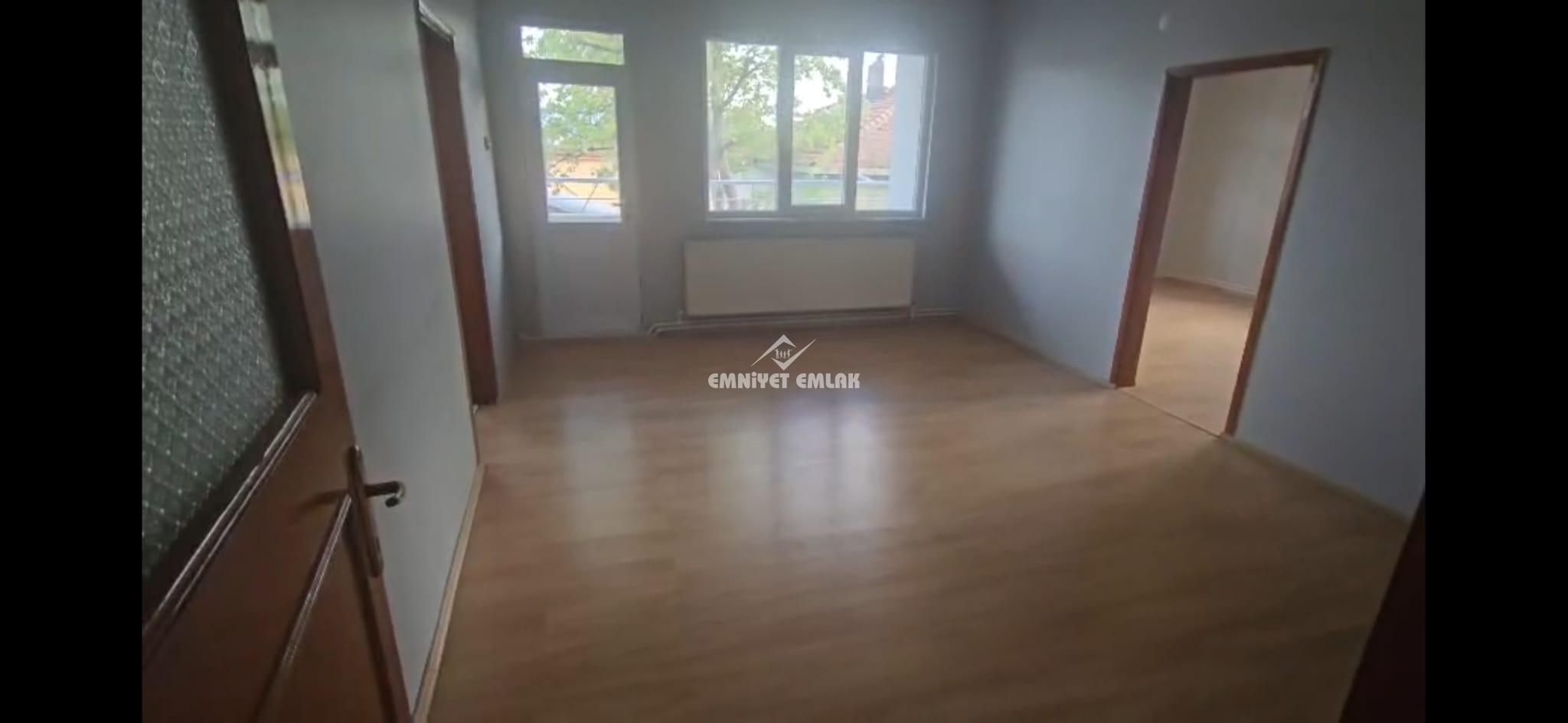 UZUNMEHMET CAMİ YANI KİRALIK 3+1 DAİRE