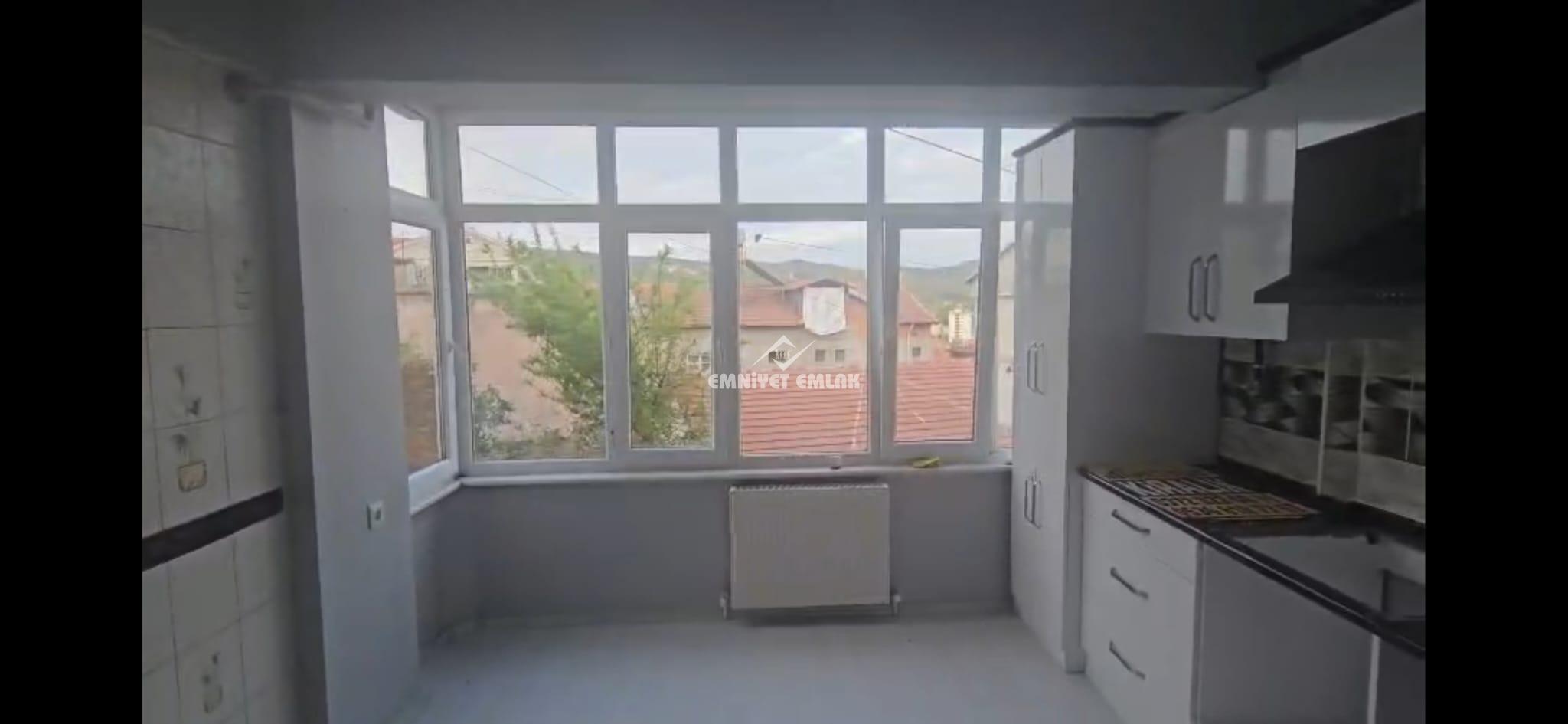 UZUNMEHMET CAMİ YANI KİRALIK 3+1 DAİRE