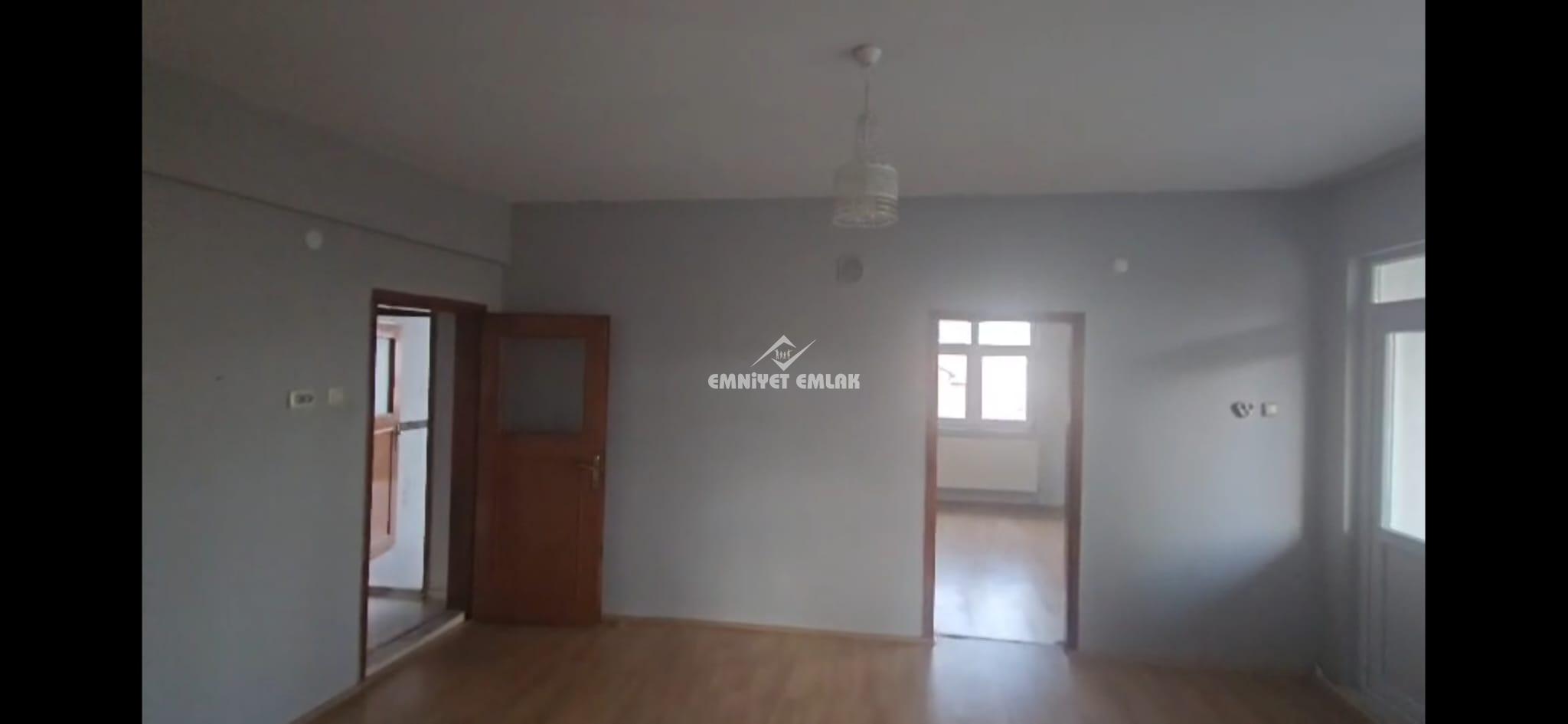 UZUNMEHMET CAMİ YANI KİRALIK 3+1 DAİRE