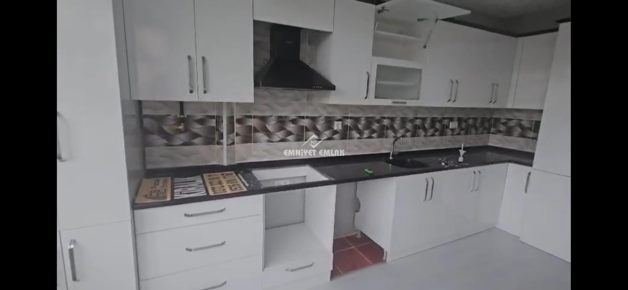 UZUNMEHMET CAMİ YANI KİRALIK 3+1 DAİRE