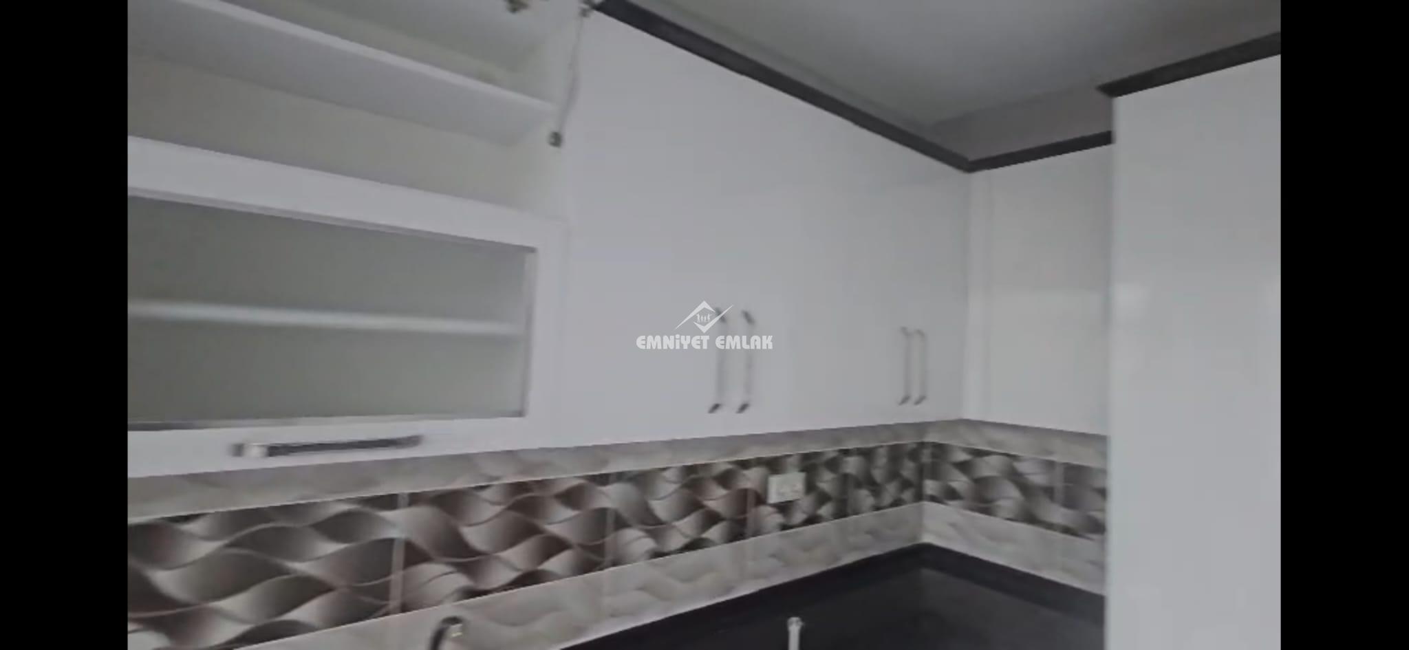 UZUNMEHMET CAMİ YANI KİRALIK 3+1 DAİRE